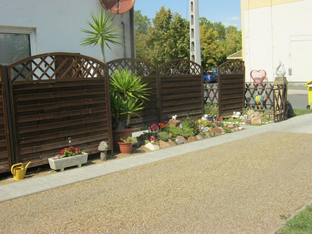 Kitti Apartman บาลาตงโบกลาร์ ภายนอก รูปภาพ