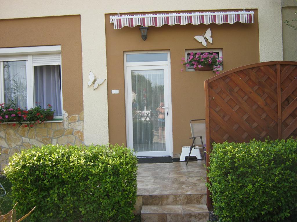 Kitti Apartman บาลาตงโบกลาร์ ห้อง รูปภาพ